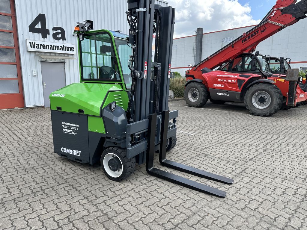 Combilift-CBE4000-Vierwege Seitenstapler-www.herbst-gabelstapler.de Combilift-CBE4000-Vierwege Seitenstapler-www.herbst-gabelstapler.de