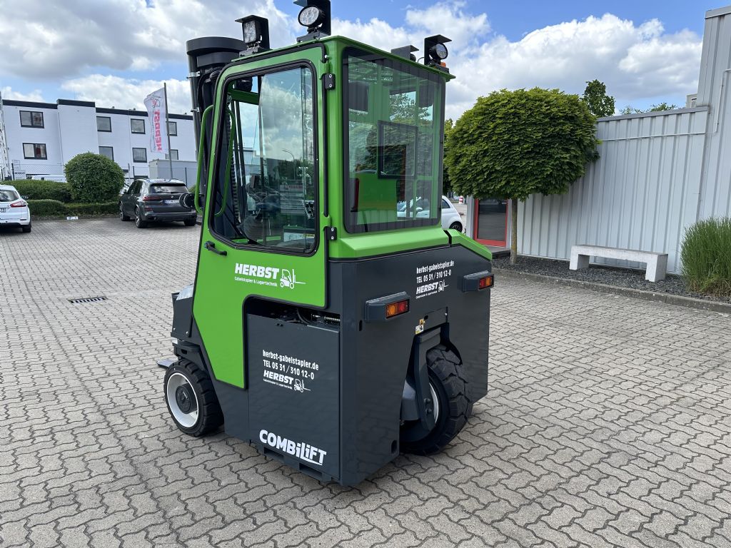 Combilift-CBE4000-Vierwege Seitenstapler-www.herbst-gabelstapler.de Combilift-CBE4000-Vierwege Seitenstapler-www.herbst-gabelstapler.de