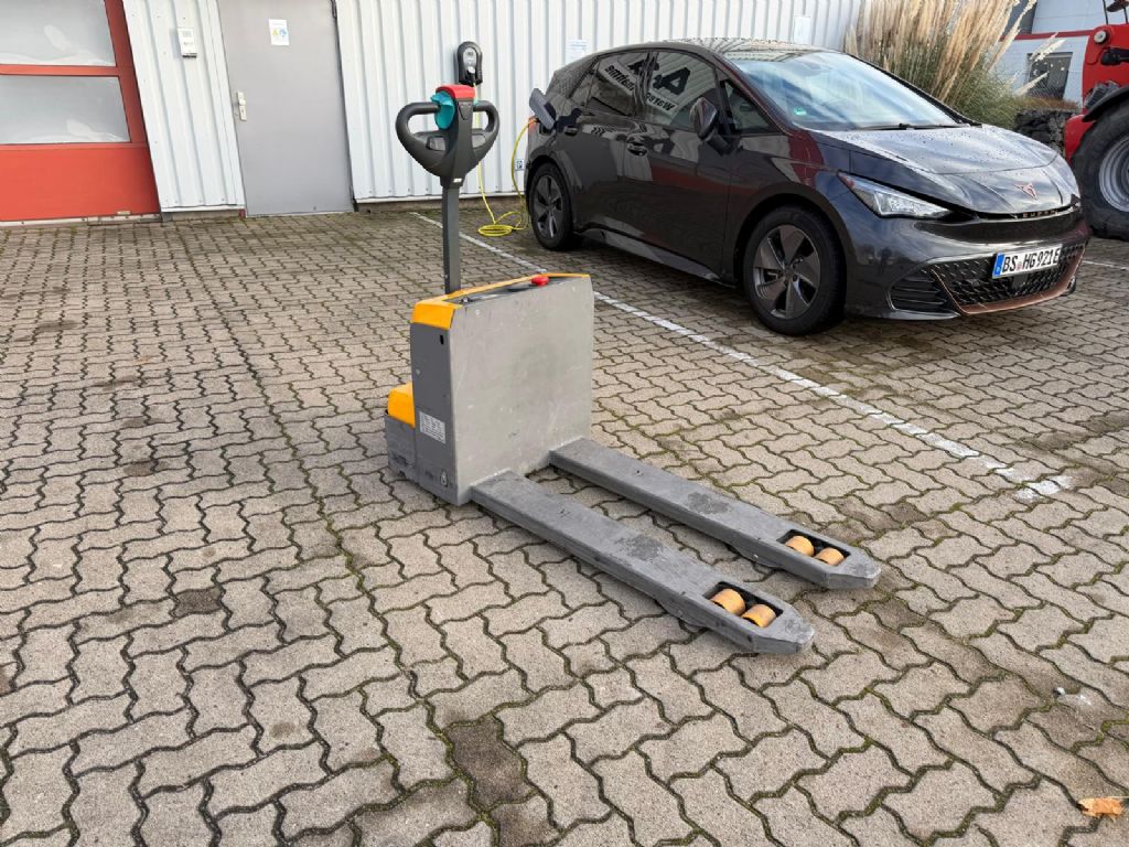 Jungheinrich-EJEM13-Niederhubwagen-www.herbst-gabelstapler.de