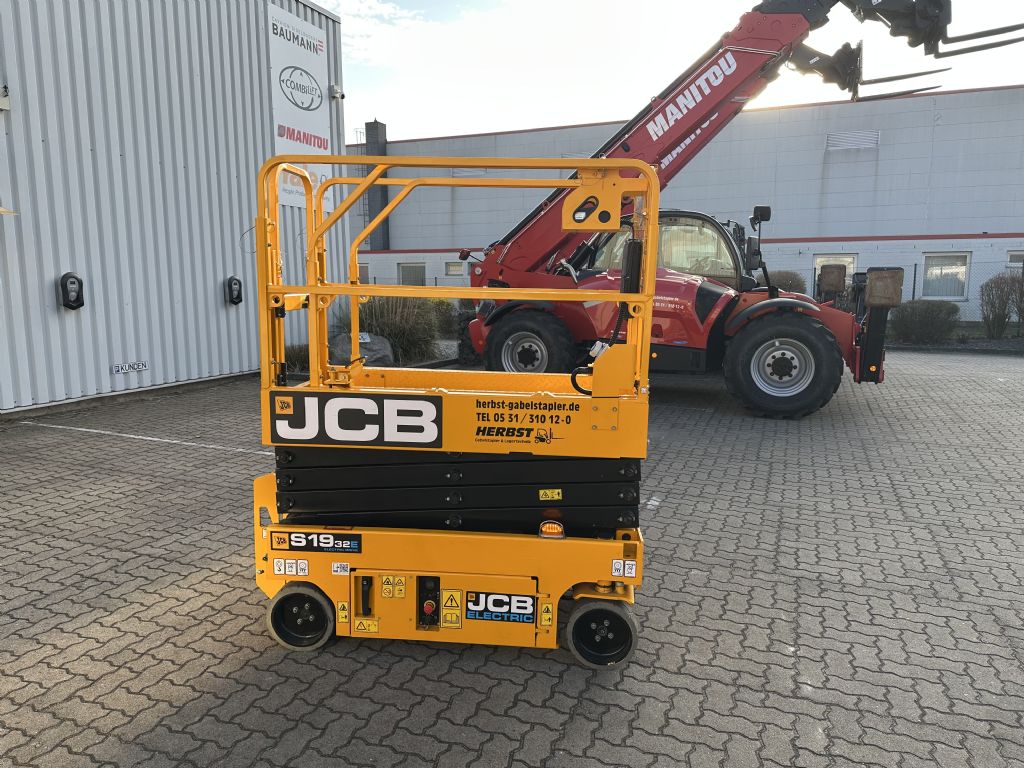 JCB-S1932E-Scherenarbeitsbühne-www.herbst-gabelstapler.de JCB-S1932E-Scherenarbeitsbühne-www.herbst-gabelstapler.de