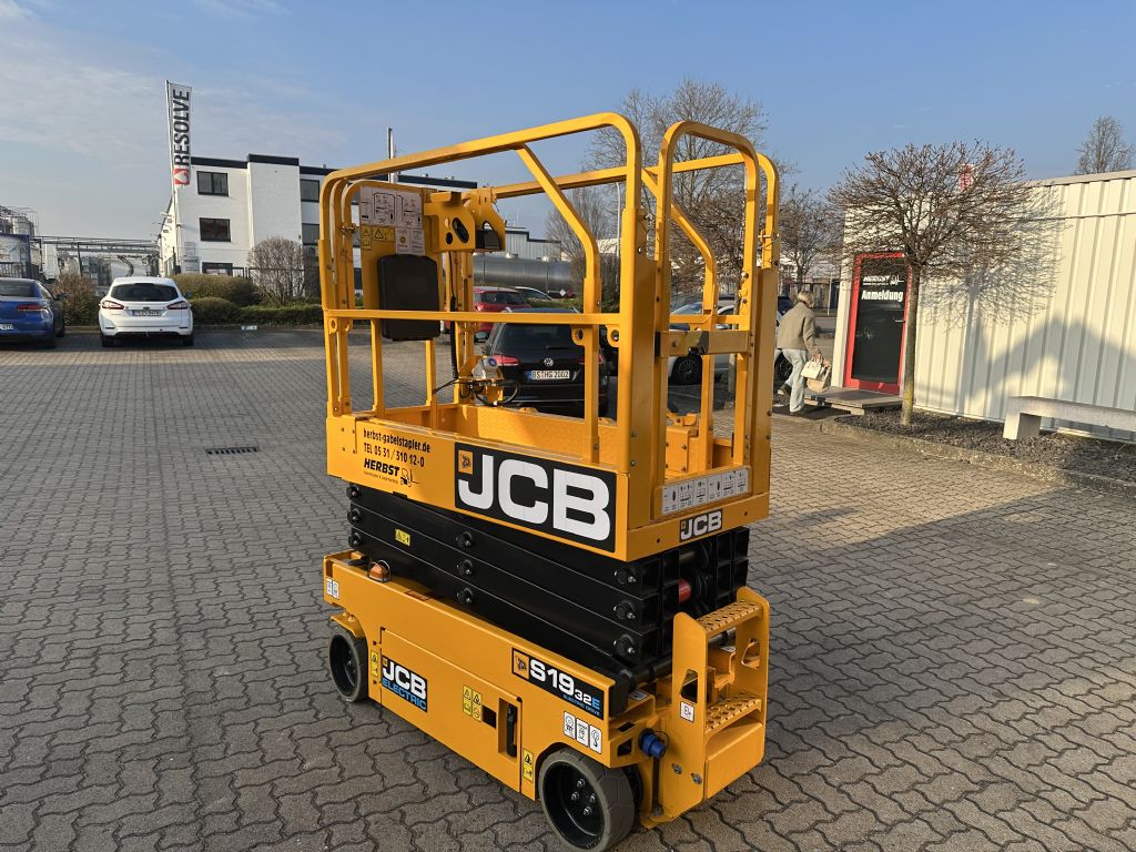 JCB-S1932E-Scherenarbeitsbühne-www.herbst-gabelstapler.de JCB-S1932E-Scherenarbeitsbühne-www.herbst-gabelstapler.de