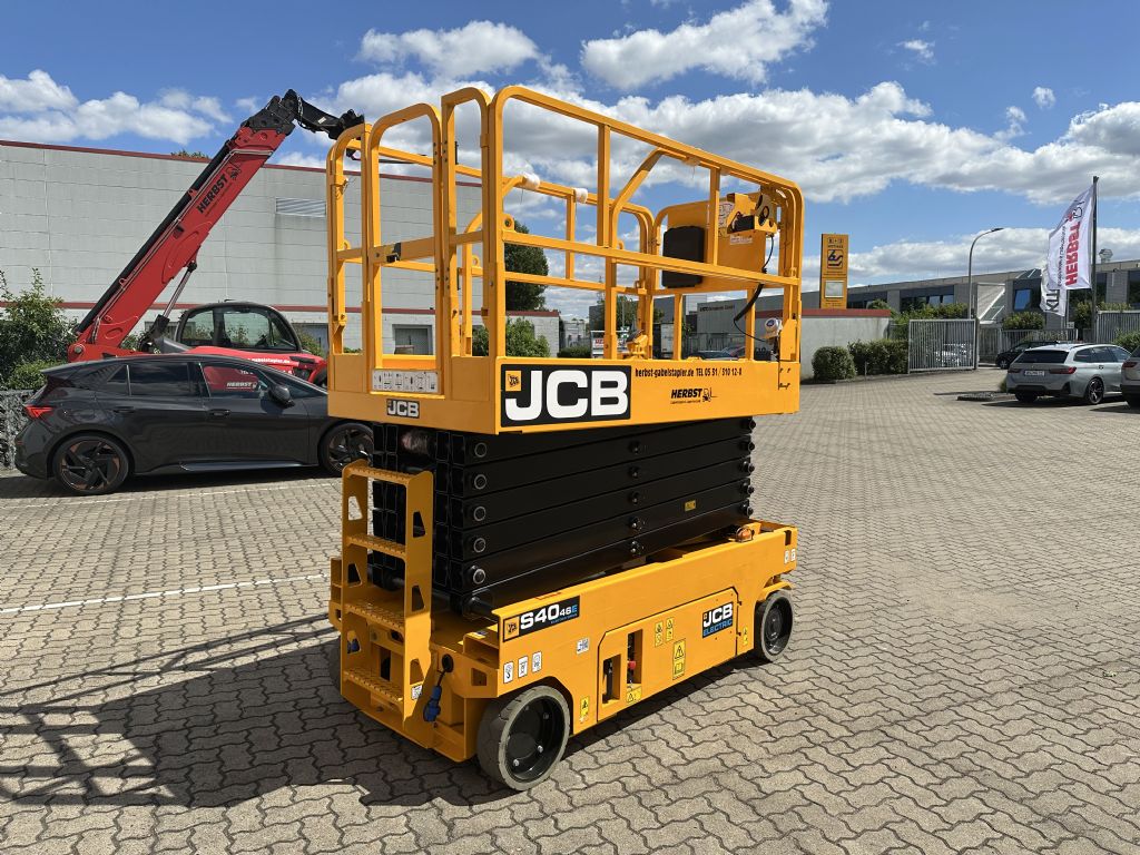 JCB-S4046E-Scherenarbeitsbühne-www.herbst-gabelstapler.de JCB-S4046E-Scherenarbeitsbühne-www.herbst-gabelstapler.de