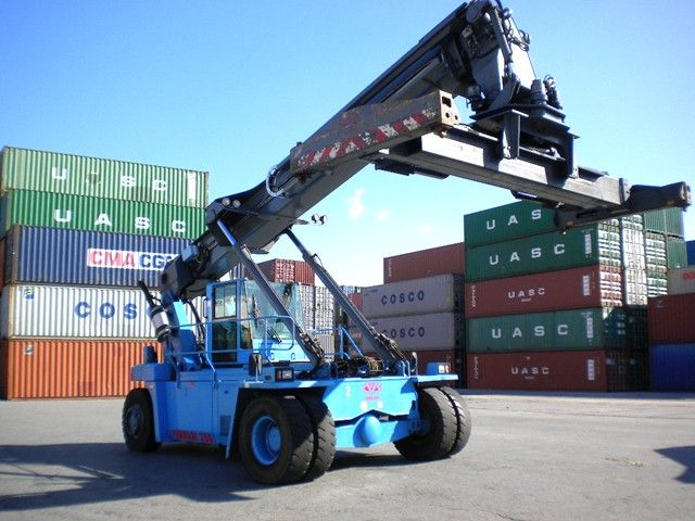  258.6 Empty Container Reachstacker www.hinrichs-forklifts.com