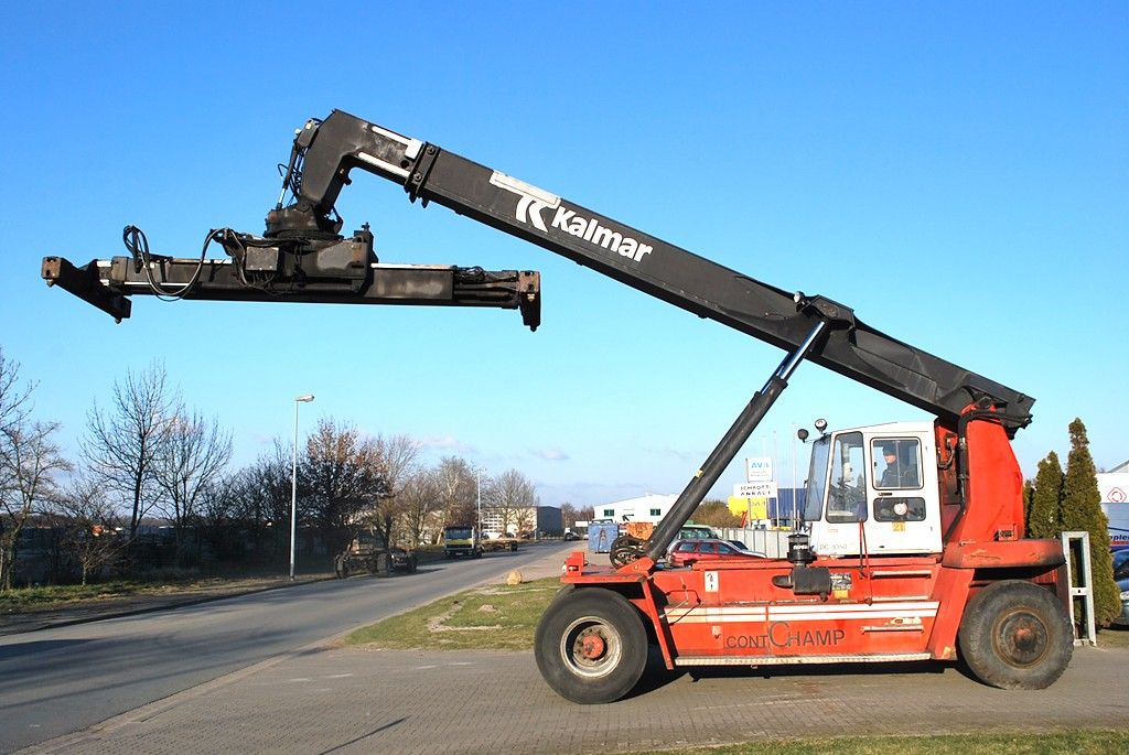 Kalmar DC1050RS6 Leercontainer Reachstacker www.hinrichs-forklifts.com