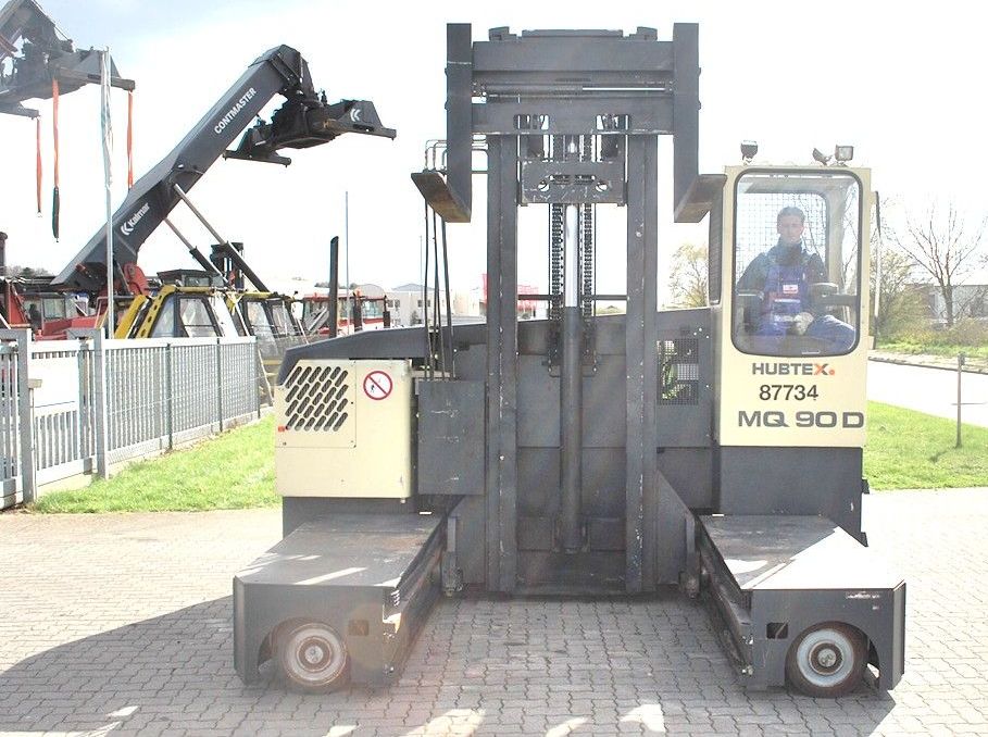 Hubtex MQ90D Four-way side loader www.hinrichs-forklifts.com