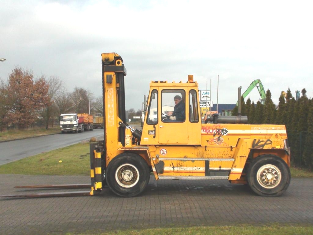 Svetruck 15120-35 Schwerlaststapler - Diesel www.hinrichs-forklifts.com