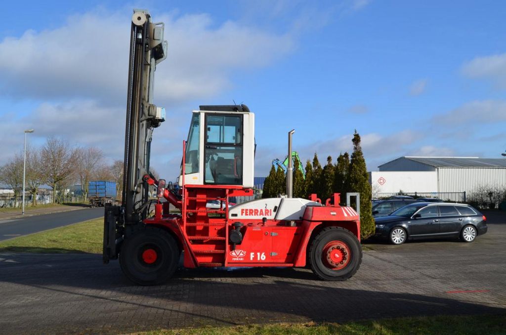 CVS Ferrari F16 Carretilla elevadora para cargas pesadas - Diesel www.hinrichs-forklifts.com