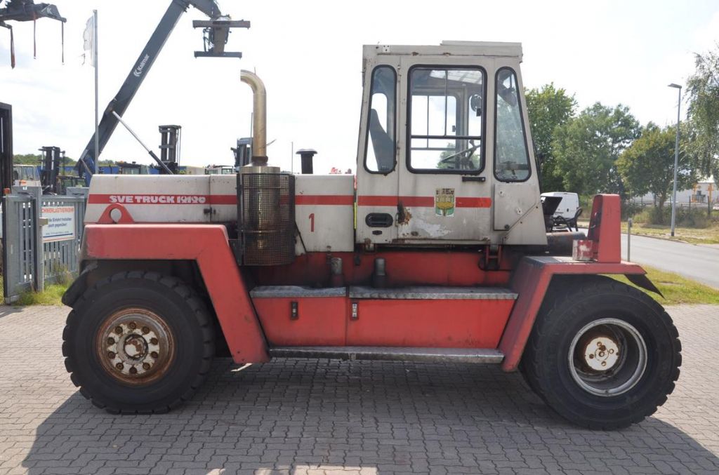 Svetruck 12120-35 Schwerlaststapler - Diesel www.hinrichs-forklifts.com