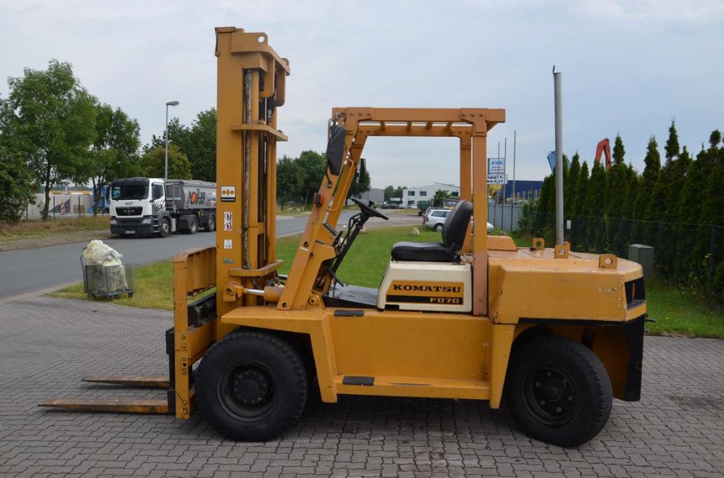 Komatsu FD70-5 Diesel Forklift www.hinrichs-forklifts.com