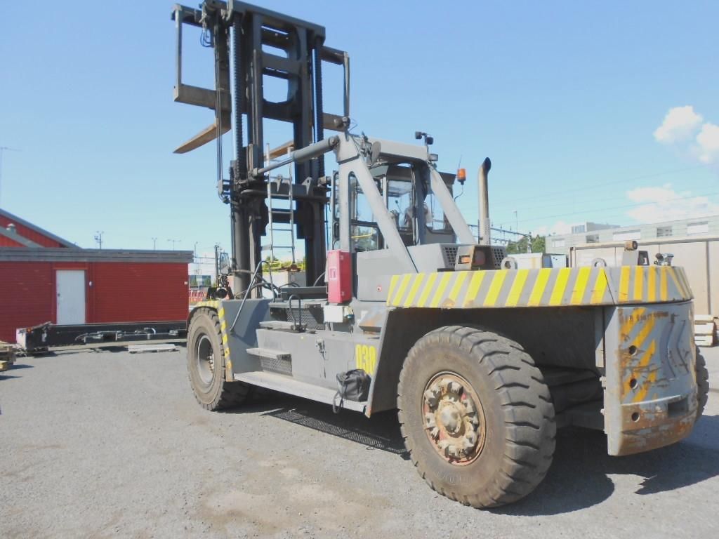 Kalmar DCE330-12 Schwerlaststapler - Diesel www.hinrichs-forklifts.com