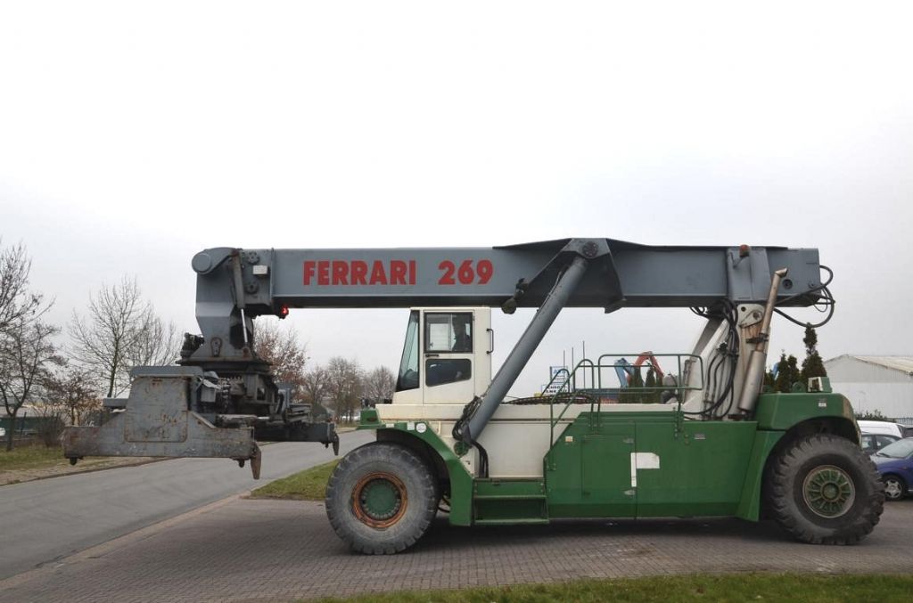 Reach-Stacker portacontenedores lleno-CVS Ferrari-F269.5