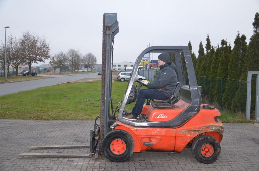 Carrello elevatore Diesel-Linde-H25D