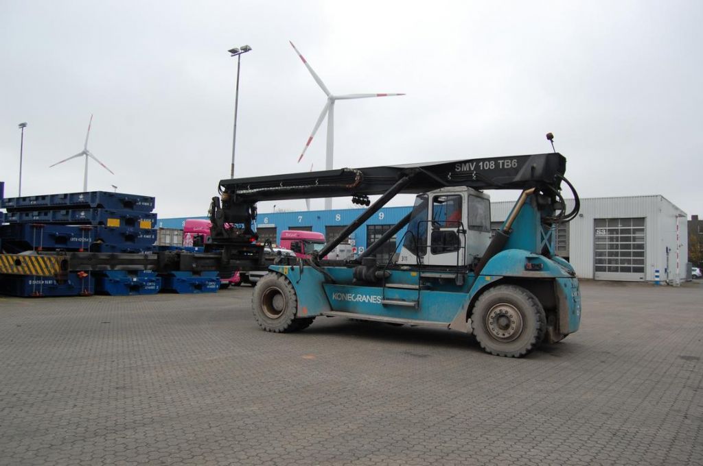 SMV SC108TB6 Empty Container Reachstacker www.hinrichs-forklifts.com