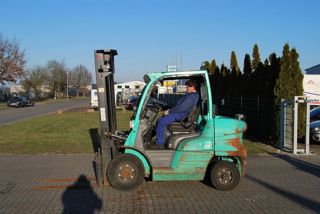 Mitsubishi FD40N Diesel Forklift www.hinrichs-forklifts.com