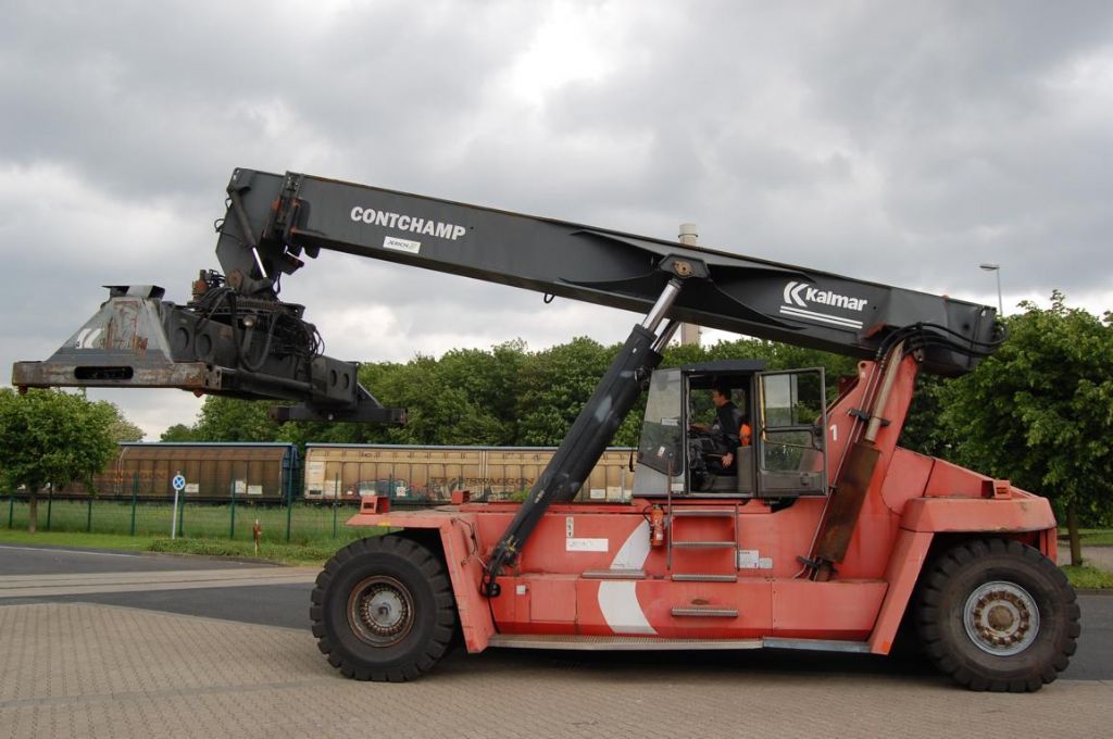 Kalmar DRD420-65S5 Full-container reach stacker www.hinrichs-forklifts.com