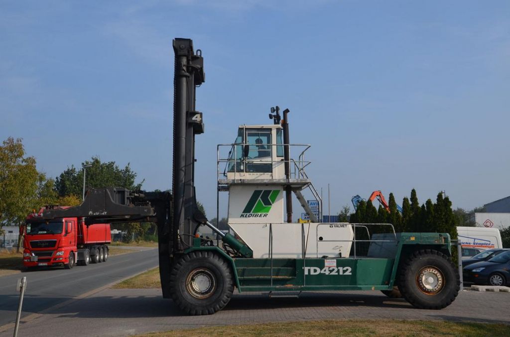 Chariot porte-conteneur-Valmet-TD4212