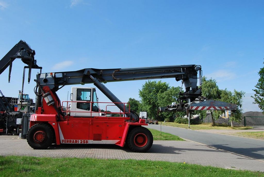 Reach-Stacker portacontenedores vaco-CVS Ferrari-F258.6