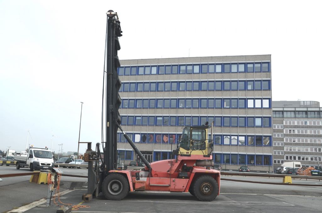 Chariot porte-conteneur vide-Kalmar-DCF100-45E7