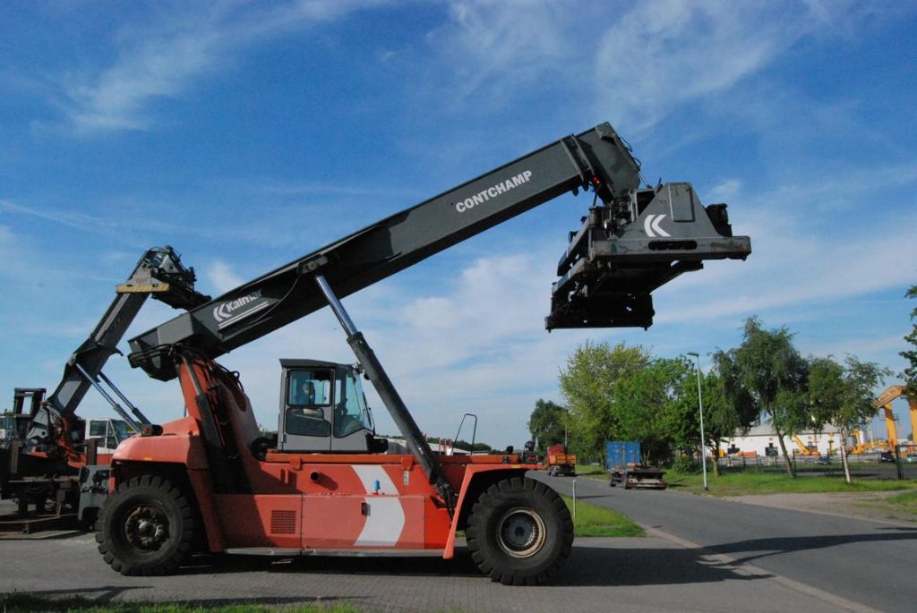 Reach-Stacker portacontenedores lleno-Kalmar-DRF400-60C5