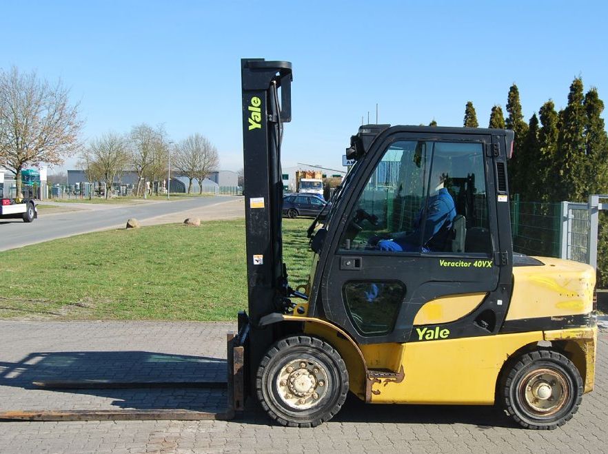 Carrello elevatore Diesel-Yale-GDP40VX5 V2771