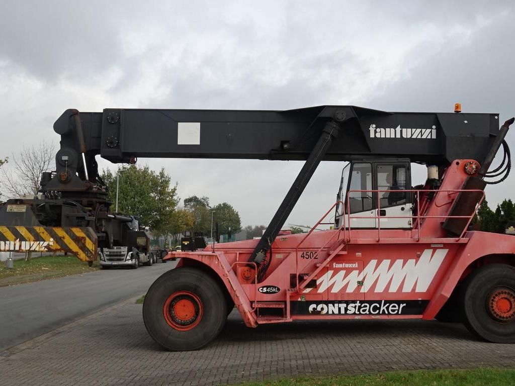 Full Container Reachstacker-Fantuzzi-CS45KL