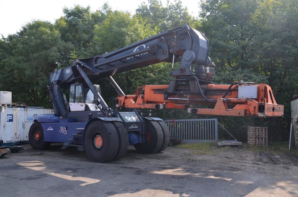 Linde C4535TL5 Full-container reach stacker www.hinrichs-forklifts.com