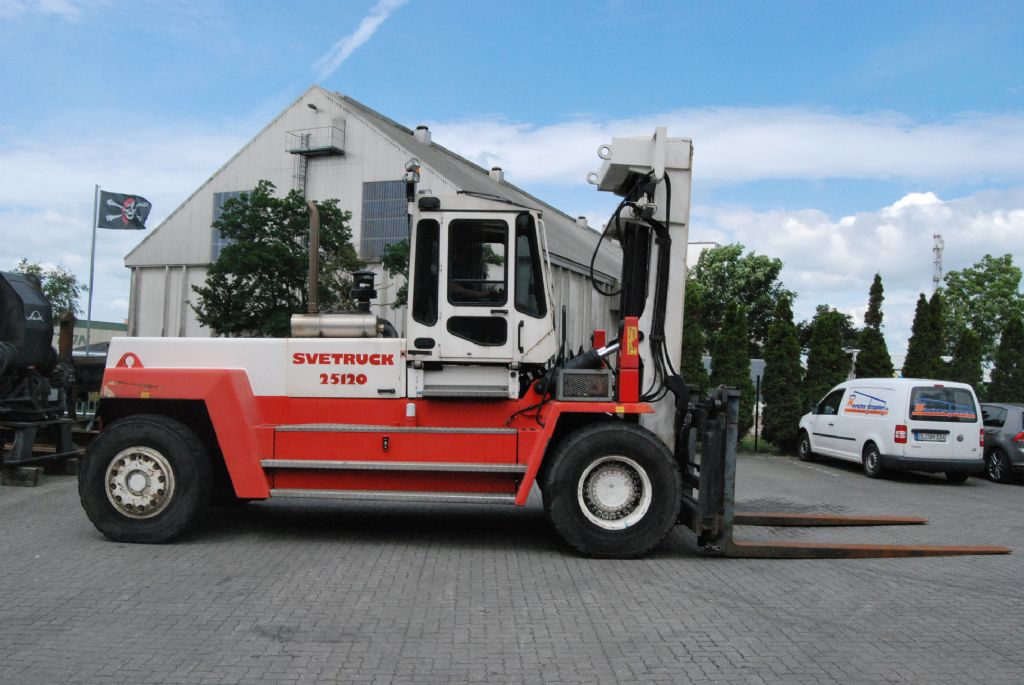 Svetruck 25120-45 Schwerlaststapler - Diesel www.hinrichs-forklifts.com