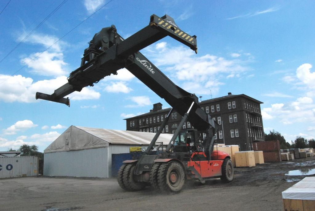 Linde C4535TL5 Full-container reach stacker www.hinrichs-forklifts.com