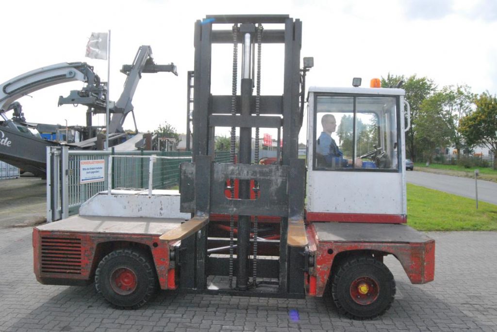 Fantuzzi SF40U Chariot latral www.hinrichs-forklifts.com