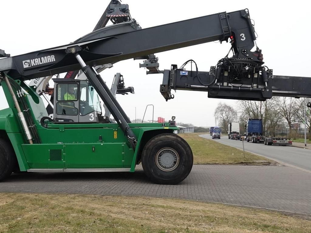 Reach-Stacker porte-conteneur plein-Kalmar-DRF450-60S5