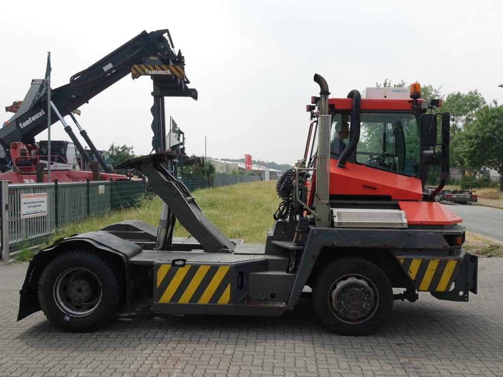 Terberg RT222 4x4 RoRo Тягач для терминалов www.hinrichs-forklifts.com