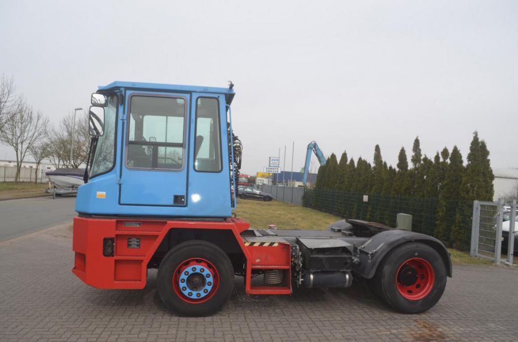 MAFI MT25 4x2YT Tractor Industrial www.hinrichs-forklifts.com