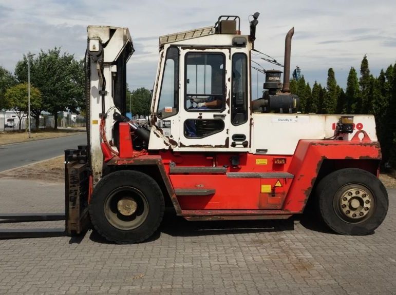 Svetruck 13.6-120-32 Schwerlaststapler - Diesel www.hinrichs-forklifts.com