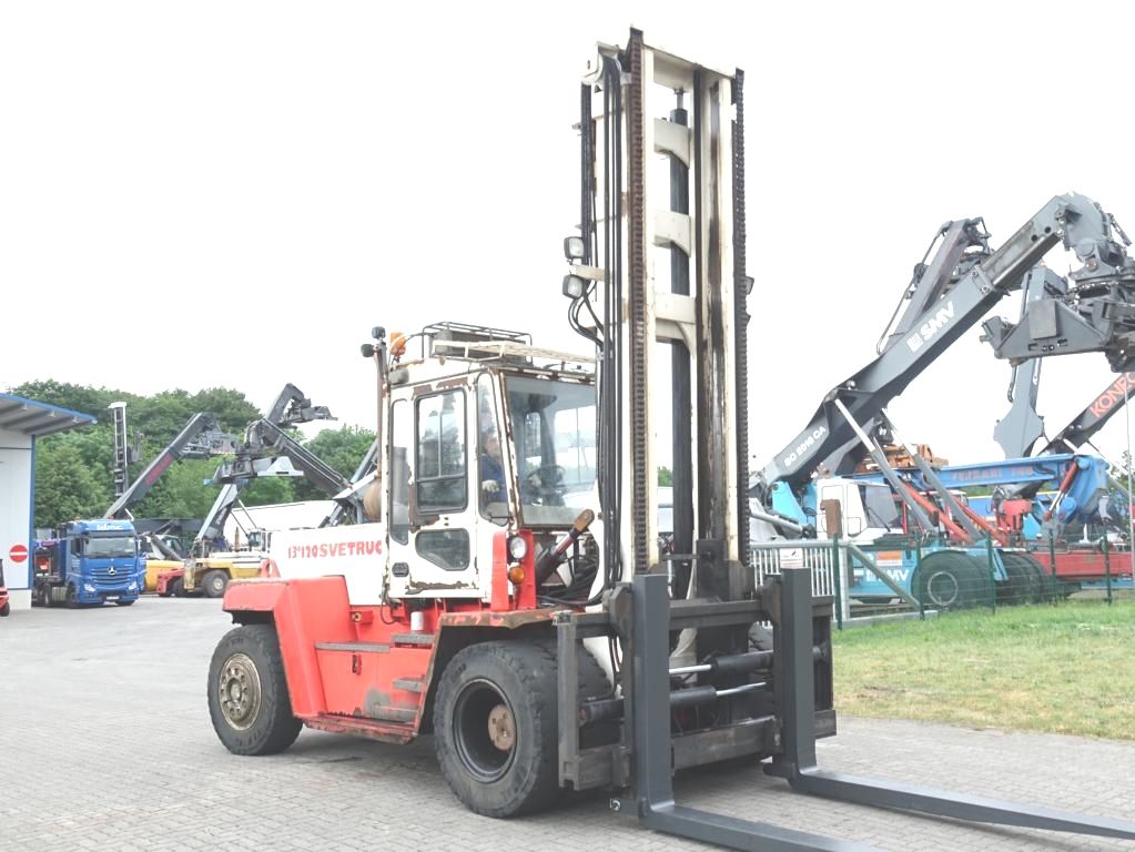 Svetruck 13.6-120-32 Carrello elevatore per carichi pesanti - Diesel www.hinrichs-forklifts.com