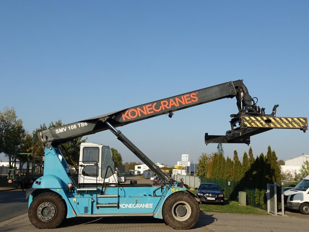 SMV SC108TB6 Leercontainer Reachstacker www.hinrichs-forklifts.com