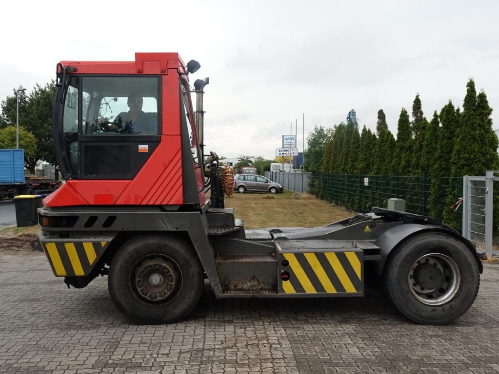 Terberg TT222  RoRo Tracteur portuaire www.hinrichs-forklifts.com