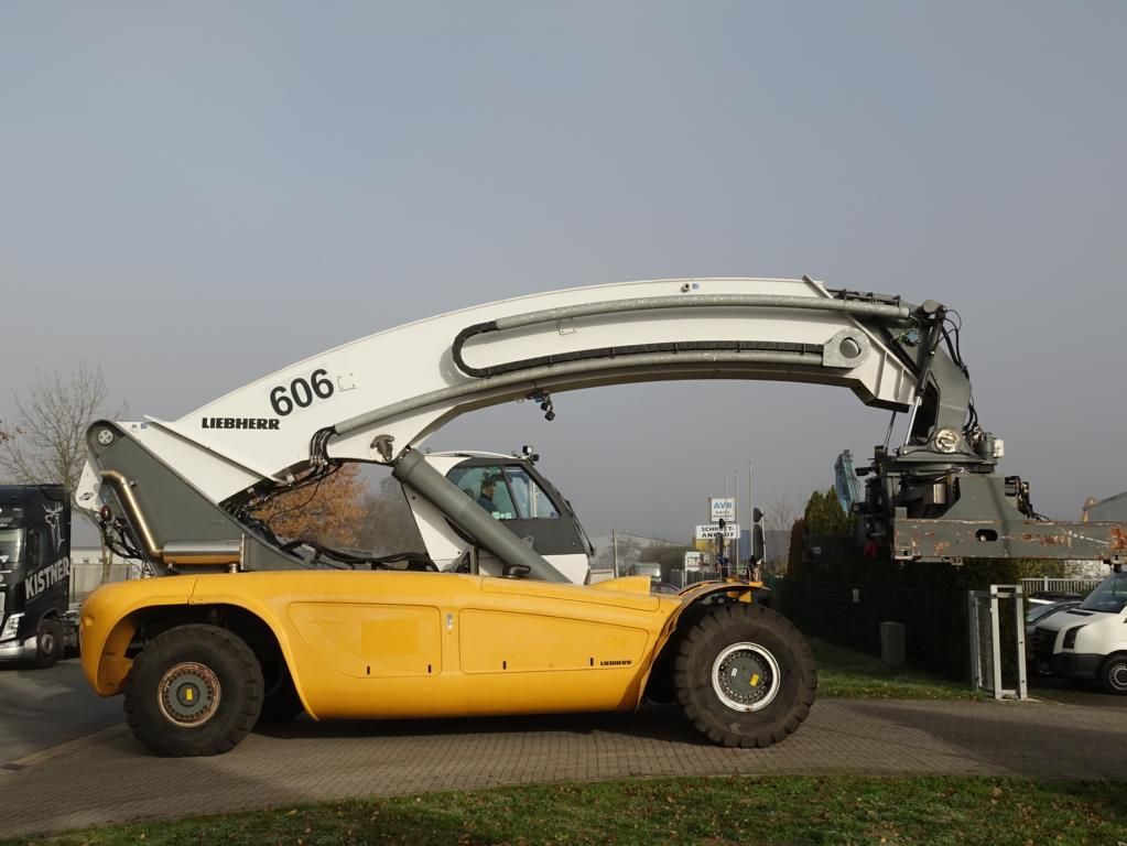 Liebherr LRS645 полных контейнеров www.hinrichs-forklifts.com