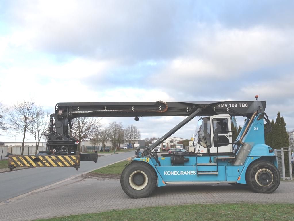 SMV SC108TB6 Empty Container Reachstacker www.hinrichs-forklifts.com