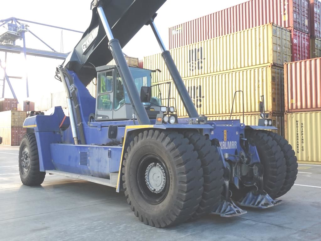 Kalmar DRF450-70S5XS Full-container reach stacker www.hinrichs-forklifts.com