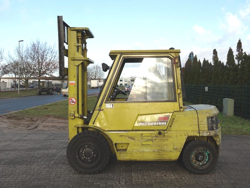 Mitsubishi FD35 Diesel Forklift www.hinrichs-forklifts.com