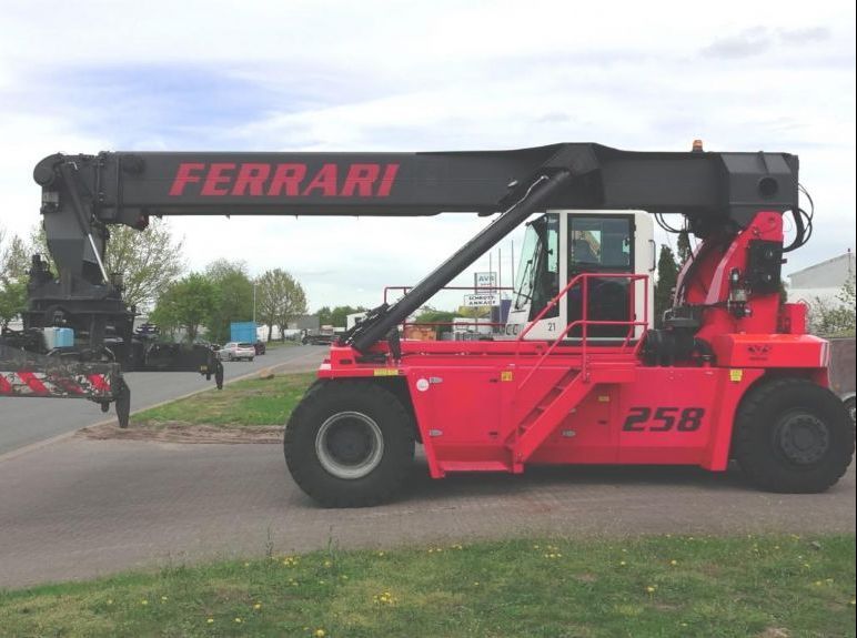 Empty Container Reachstacker-CVS Ferrari-F258.6