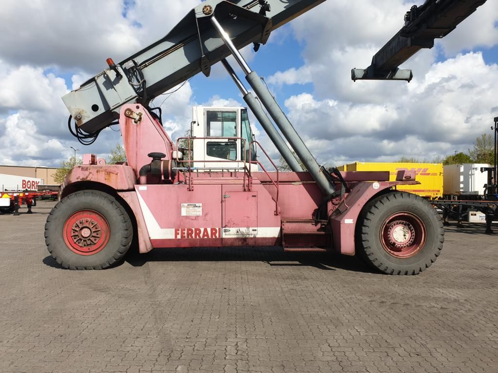 CVS Ferrari F279.5 Vollcontainer Reachstacker www.hinrichs-forklifts.com