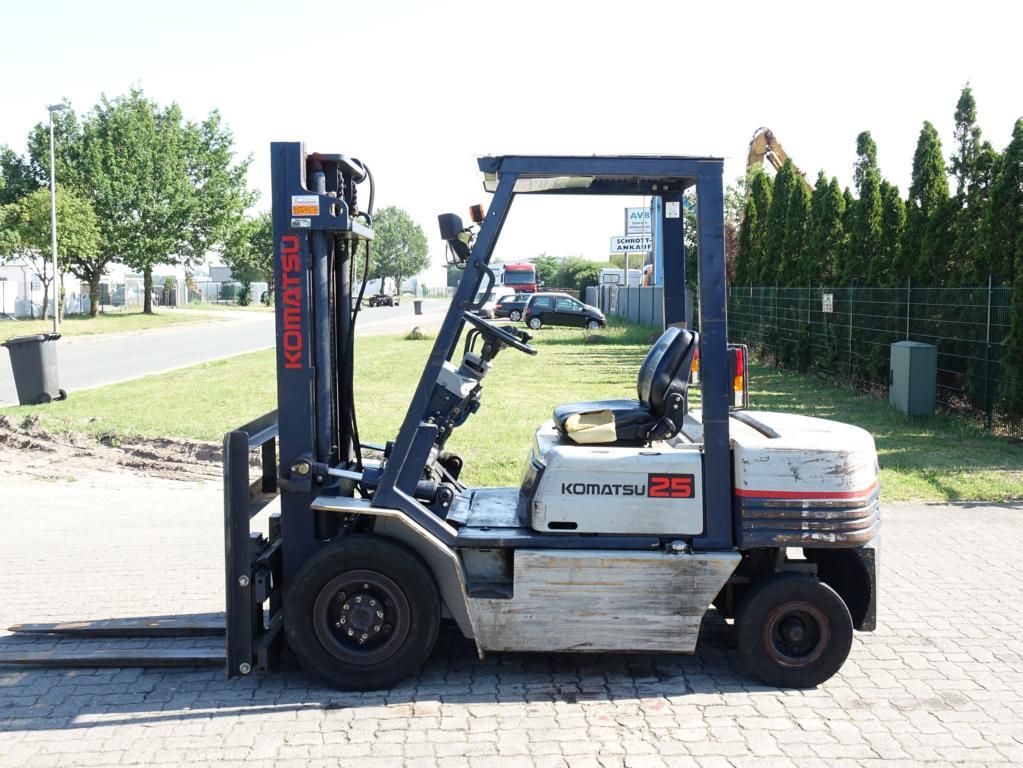 Komatsu FD25T-11E Дизельный погрузчик www.hinrichs-forklifts.com