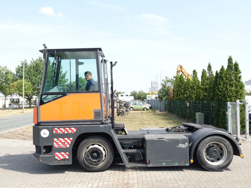 MAFI MT25YT 4x2FL Terminaltraktor www.hinrichs-forklifts.com