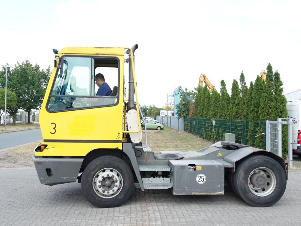 Terberg YT222 Terminaltraktor www.hinrichs-forklifts.com