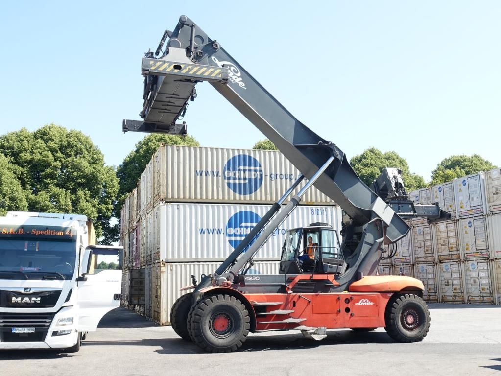 Linde C4230TL4 Full-container reach stacker www.hinrichs-forklifts.com