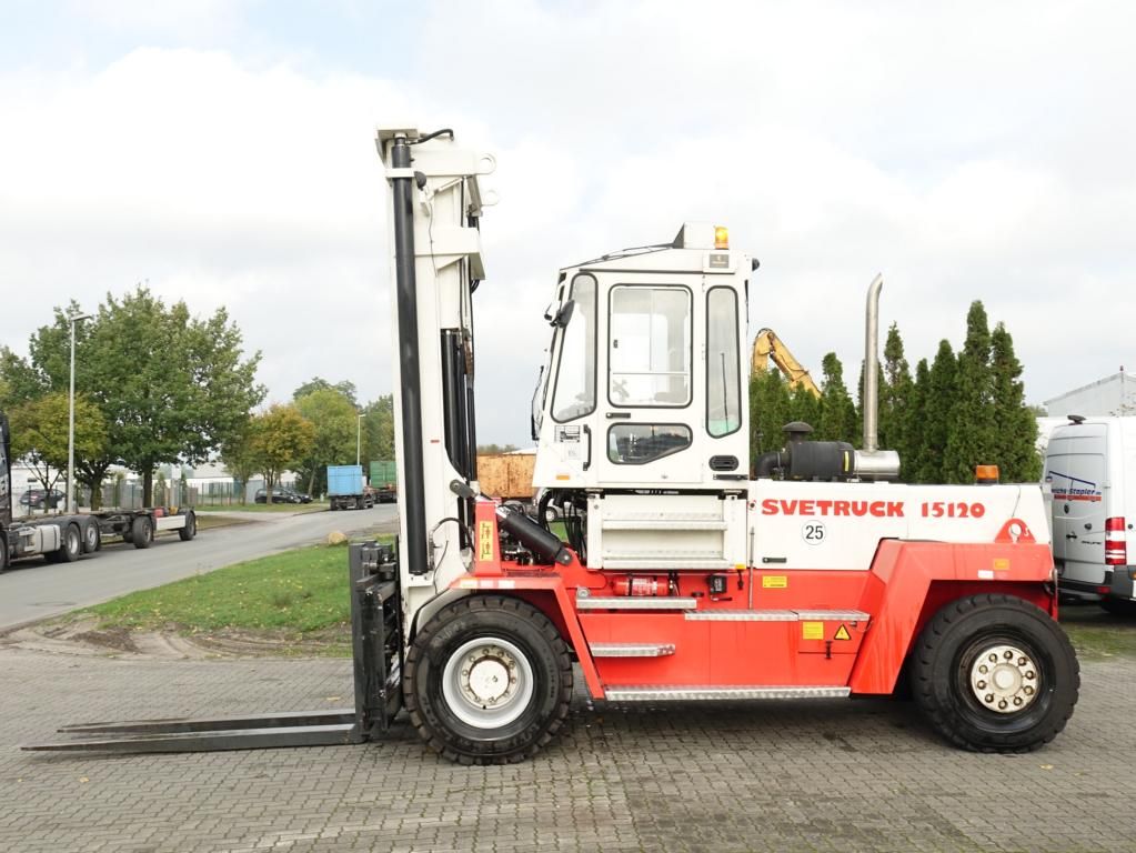 Svetruck 1512035 Schwerlaststapler - Diesel www.hinrichs-forklifts.com