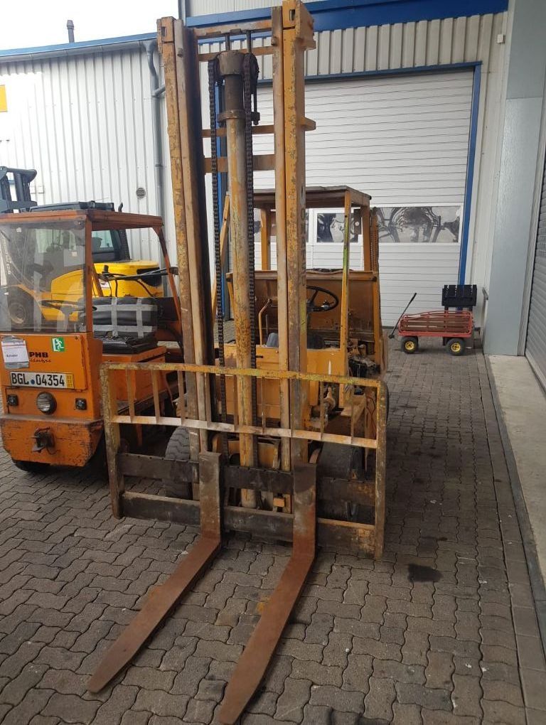 Komatsu FD25-7 Diesel Forklift www.hinrichs-forklifts.com