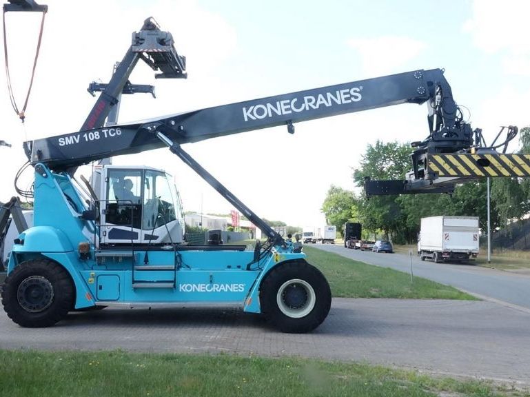 SMV SC108TC6 Empty Container Reachstacker www.hinrichs-forklifts.com