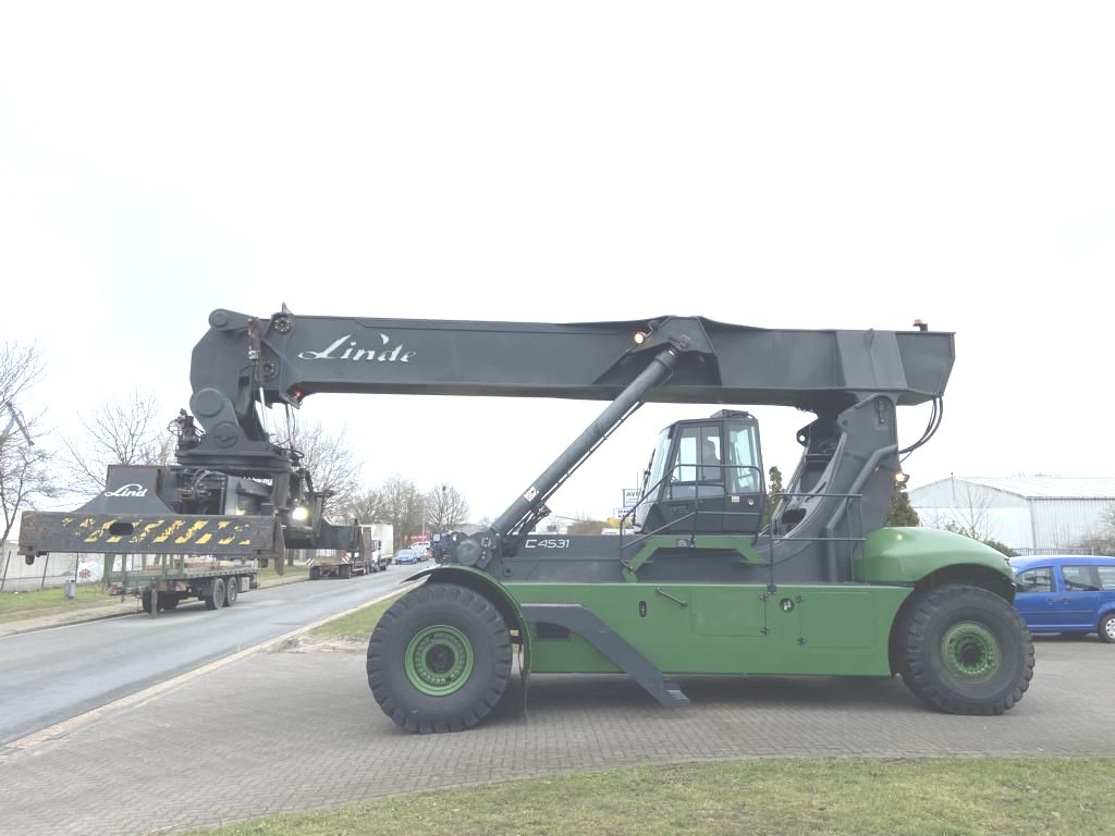 Linde C4531TL Vollcontainer Reachstacker www.hinrichs-forklifts.com